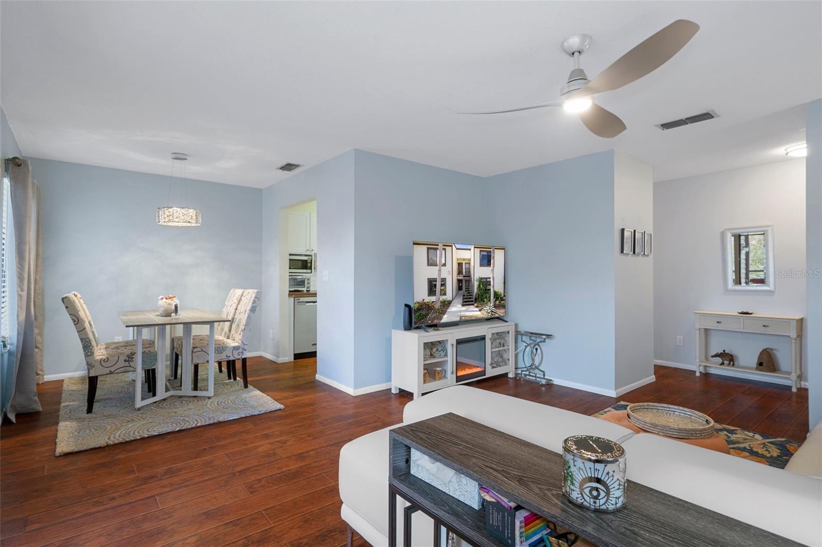 314 MOORINGS COVE DR — photo 10