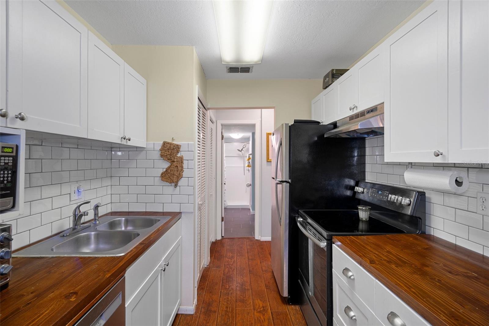 314 MOORINGS COVE DR — photo 13