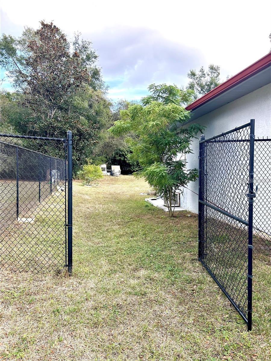 12221 ANNE KENIA DR — photo 55