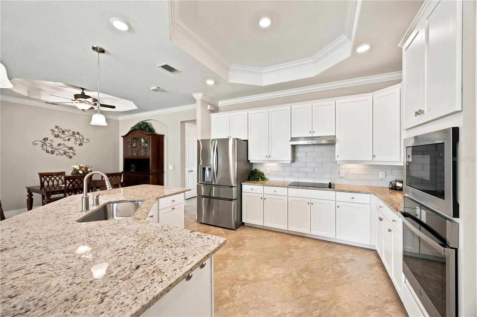 23535 WAVERLY CIR — photo 15