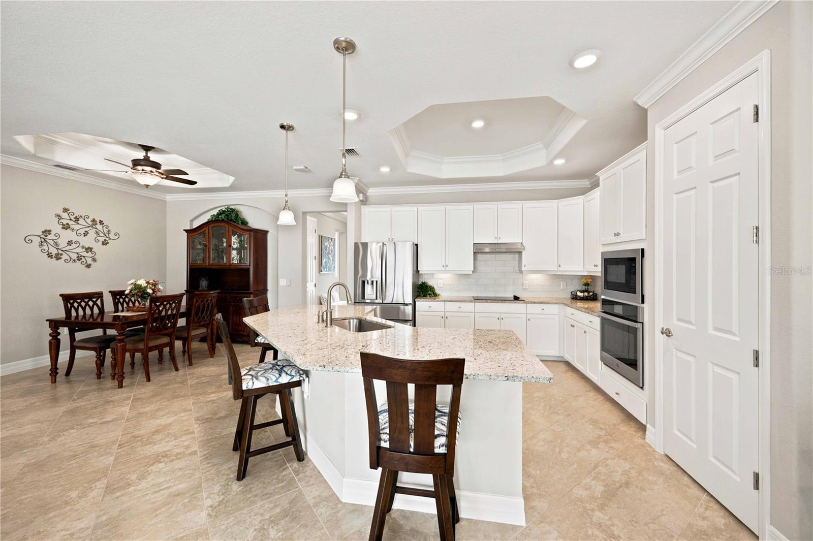 23535 WAVERLY CIR — photo 14