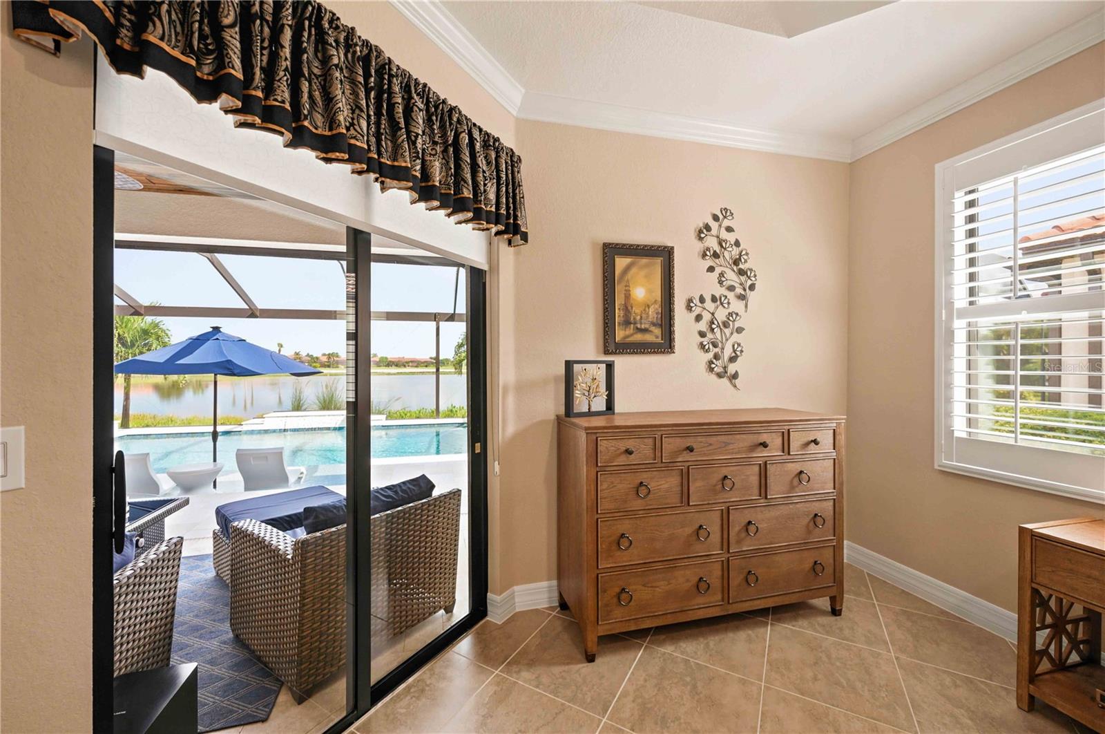 23535 WAVERLY CIR — photo 32