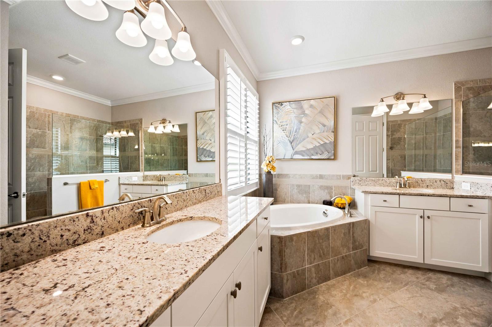 23535 WAVERLY CIR — photo 38