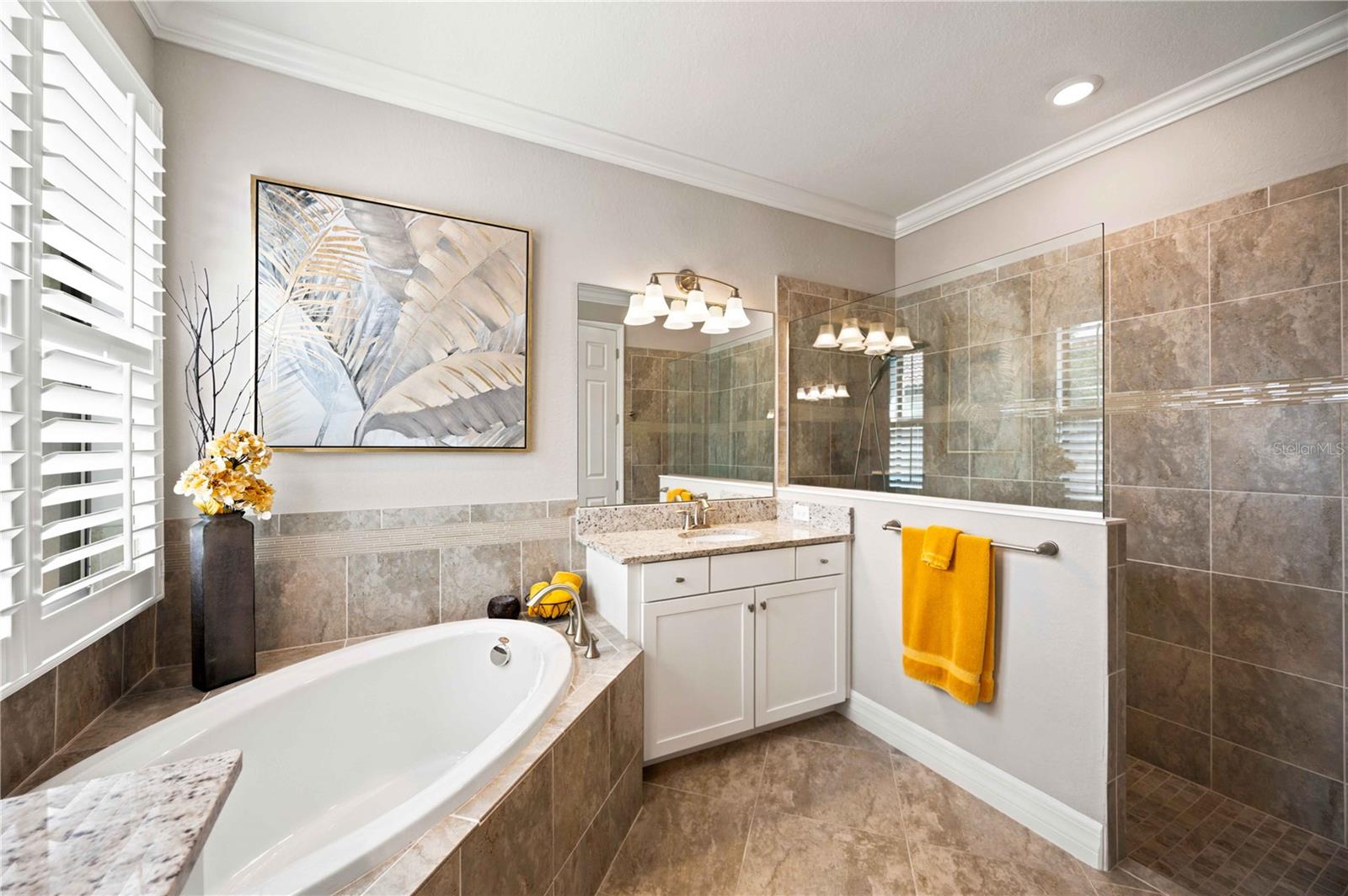 23535 WAVERLY CIR — photo 39