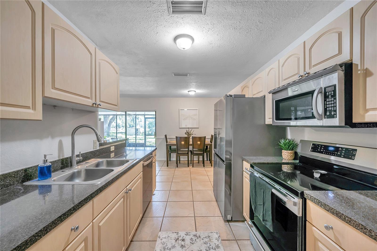 7405 WILLIAMS RD — photo 20
