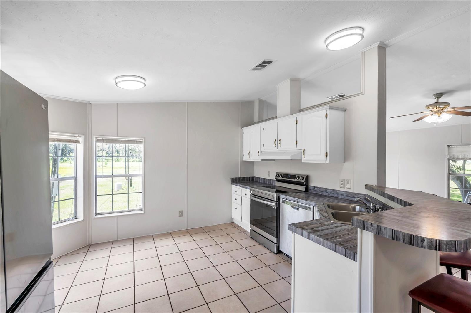 7405 WILLIAMS RD — photo 69