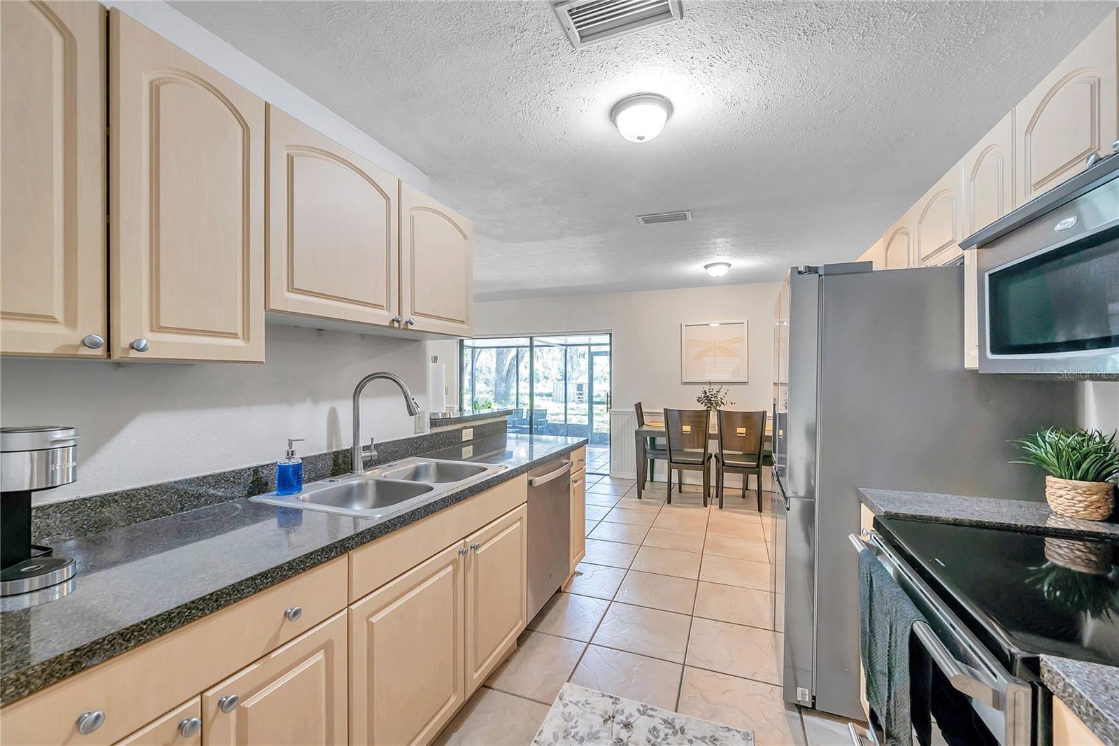 7405 WILLIAMS RD — photo 21