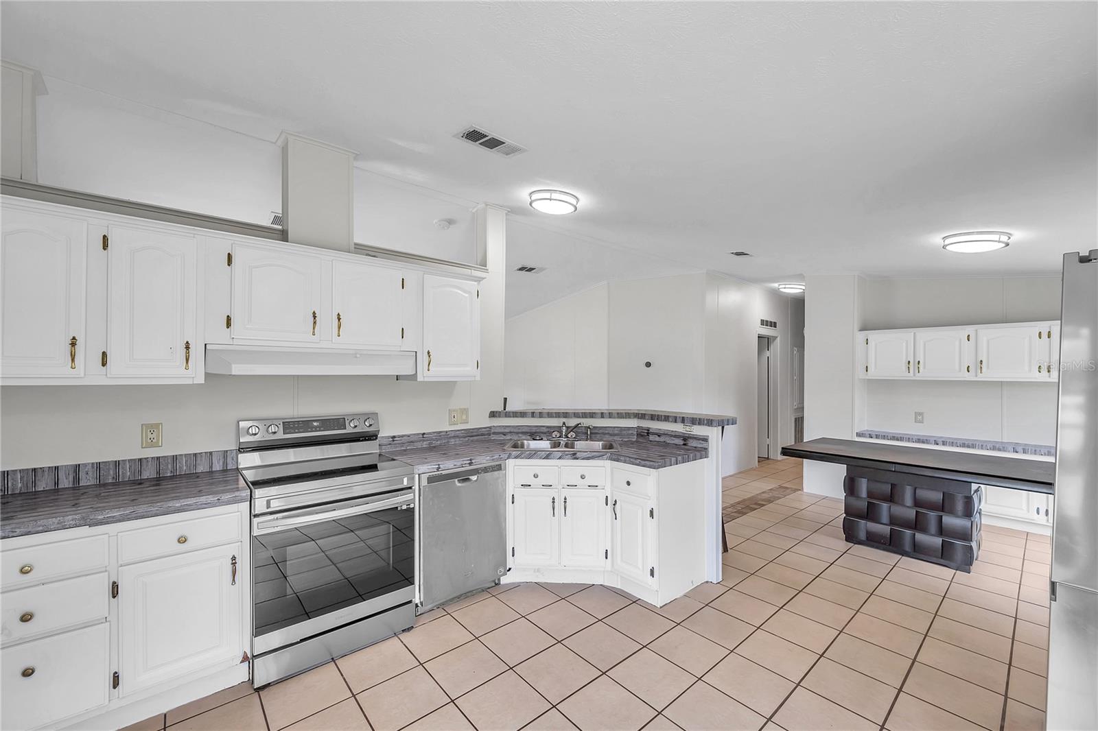 7405 WILLIAMS RD — photo 71