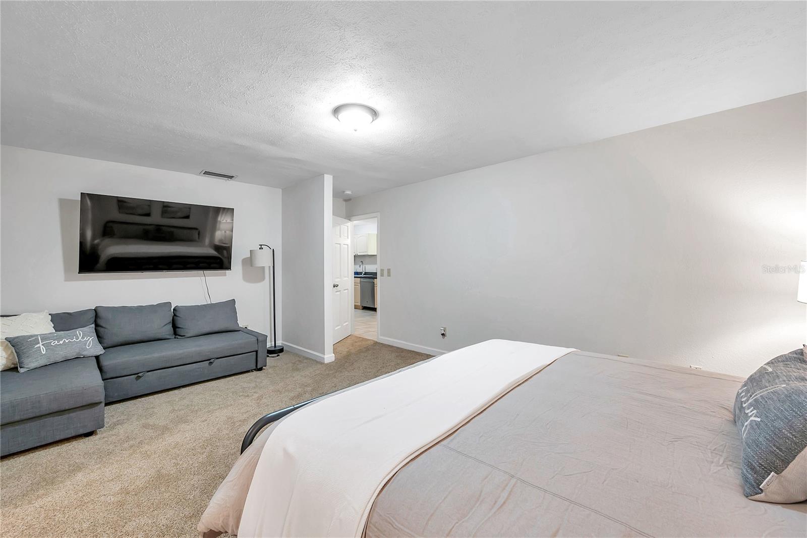 7405 WILLIAMS RD — photo 36