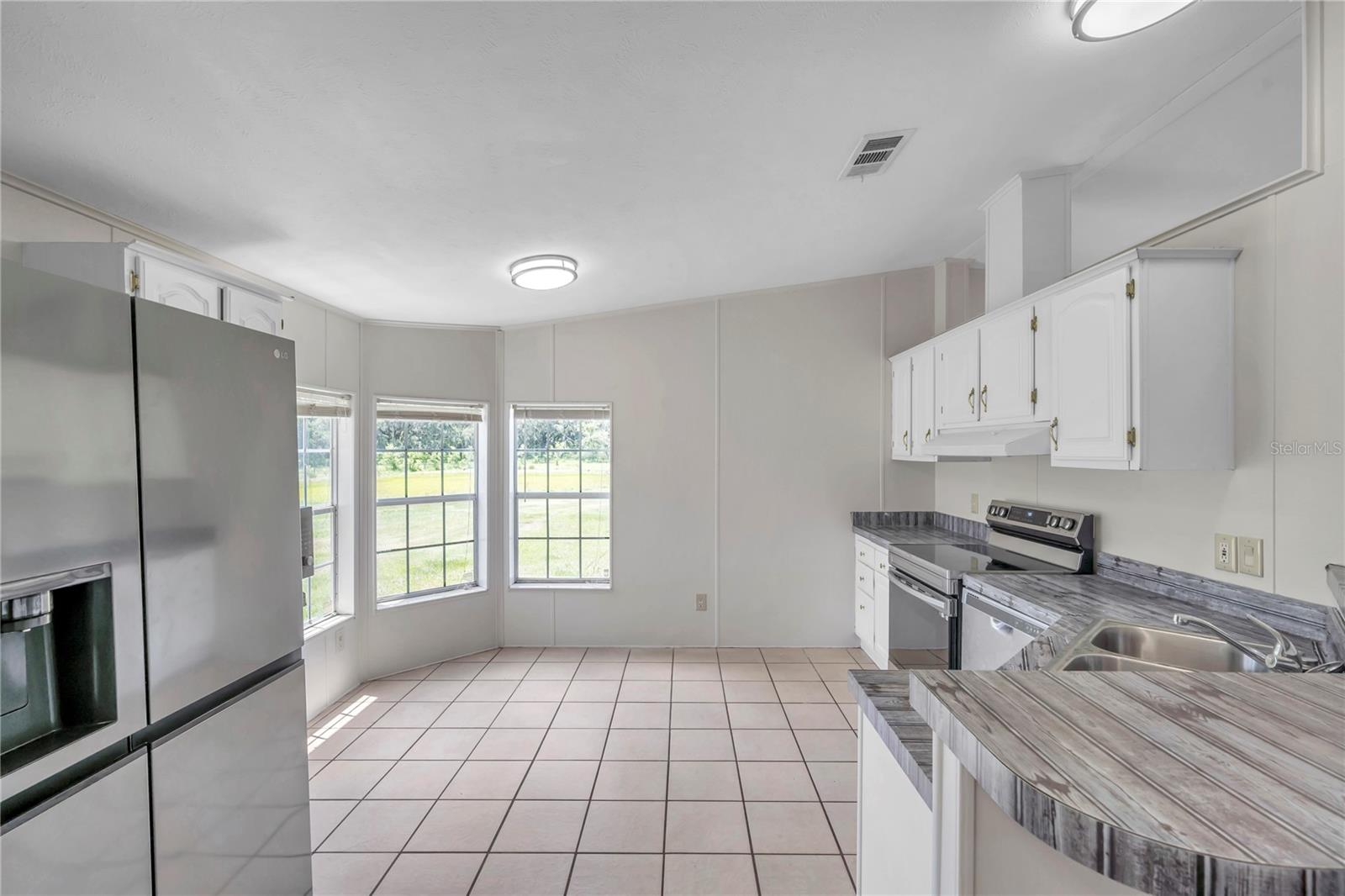 7405 WILLIAMS RD — photo 68