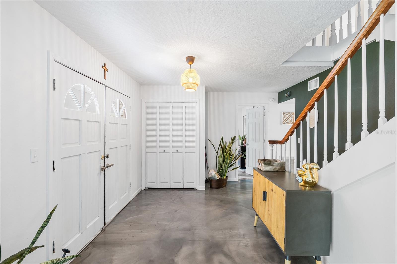 10908 GILLETTE AVE — photo 37