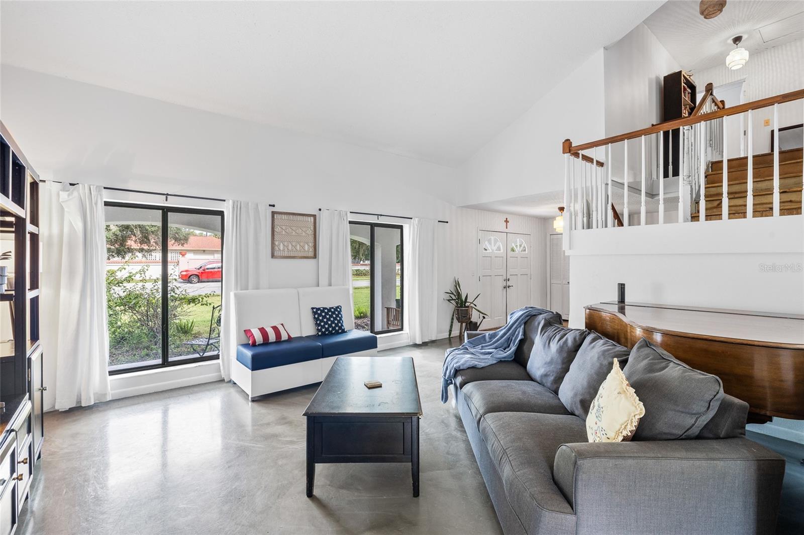 10908 GILLETTE AVE — photo 4