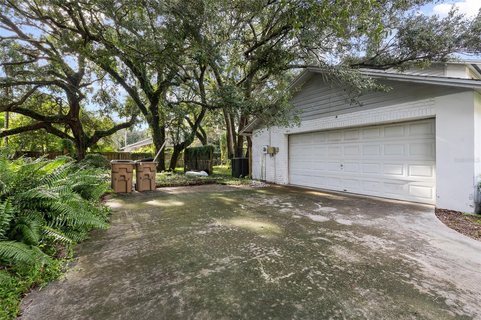10908 GILLETTE AVE — photo 32