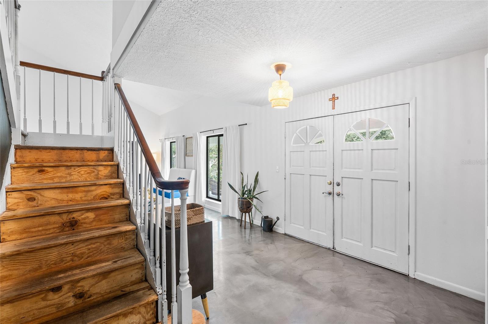 10908 GILLETTE AVE — photo 36