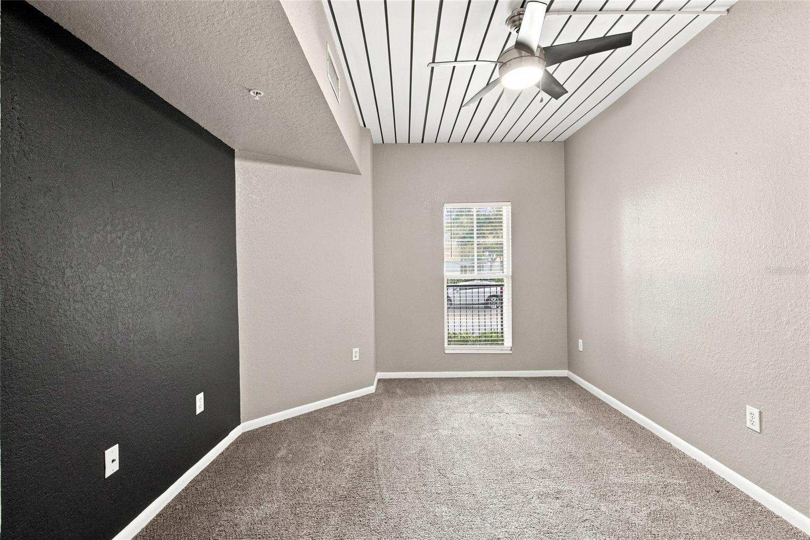 2410 W AZEELE ST #216 — photo 15