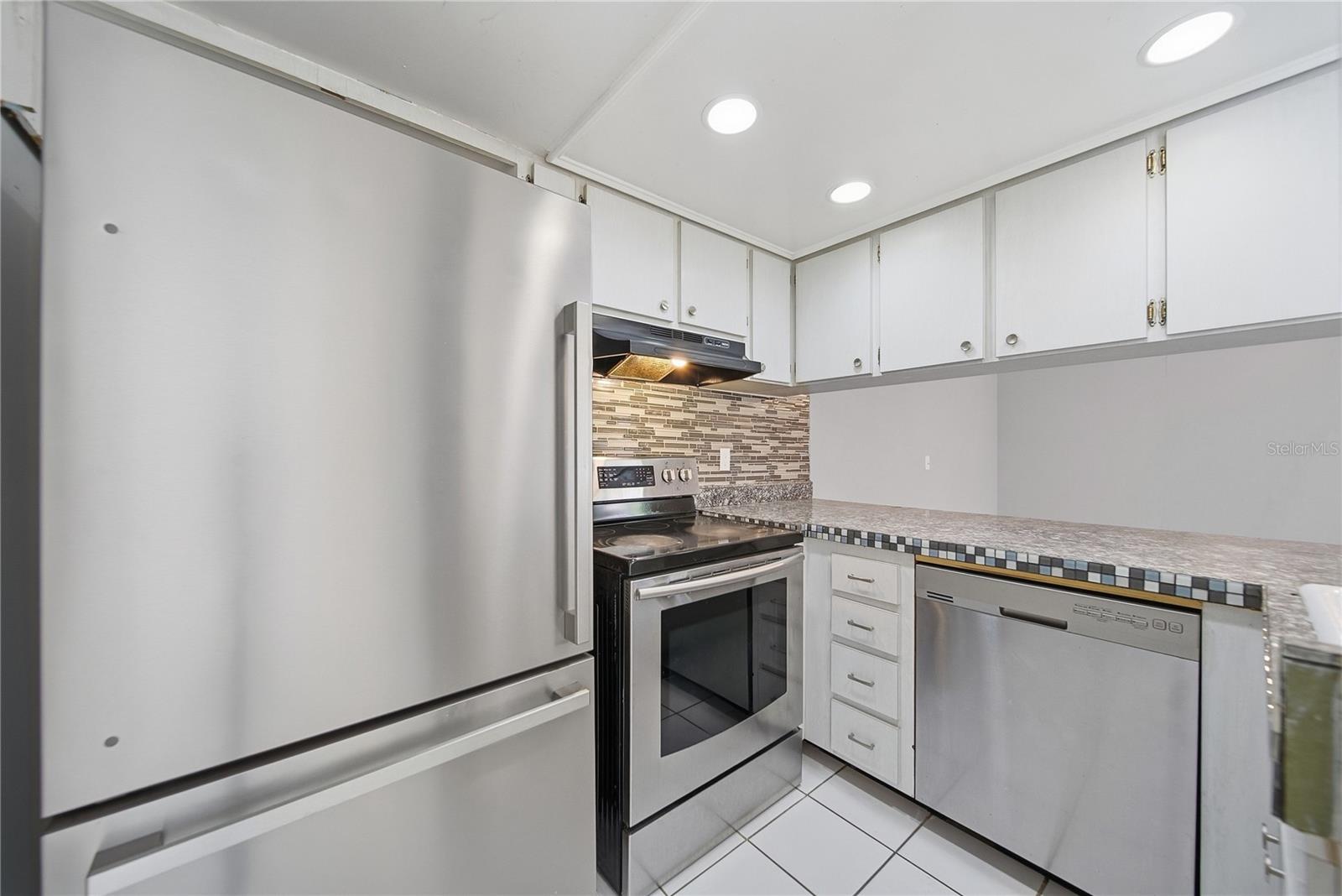 912 BYRON LN #5C — photo 11