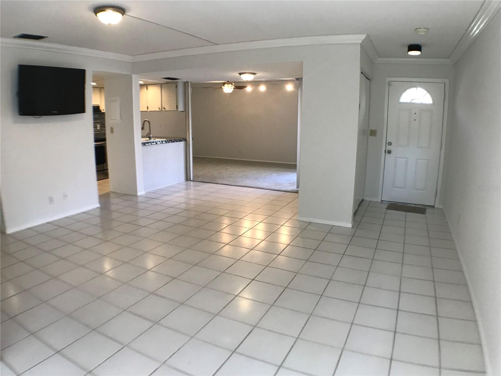 912 BYRON LN #5C — photo 8