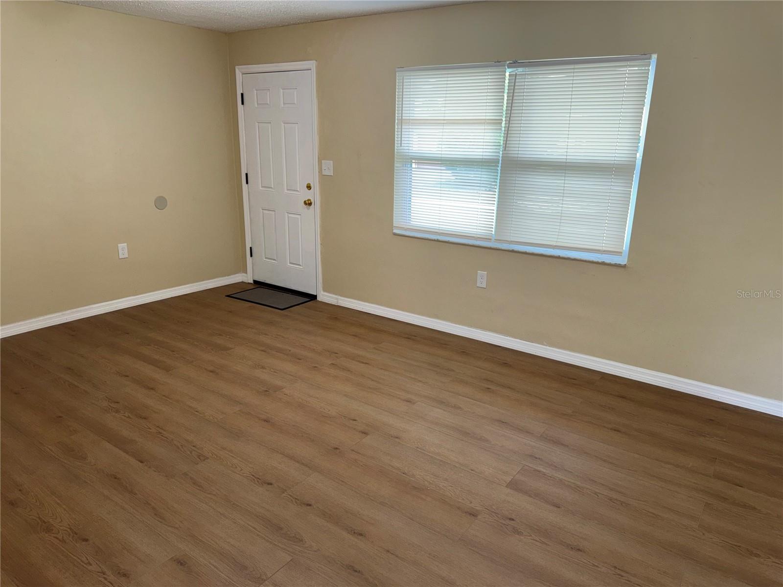 9637 MARLINTON LN — photo 4
