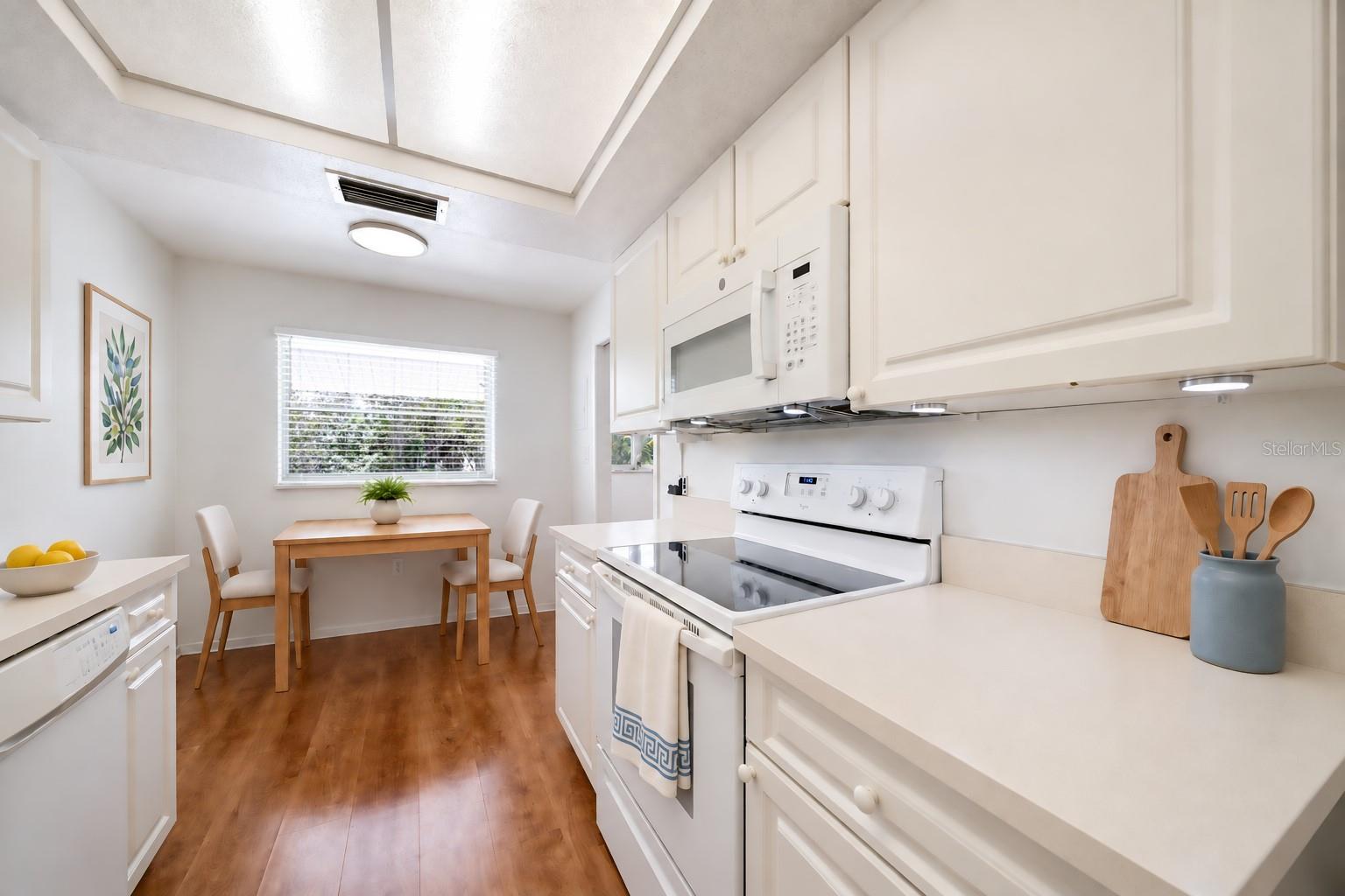 2507 BENEVA RD #6 — photo 12