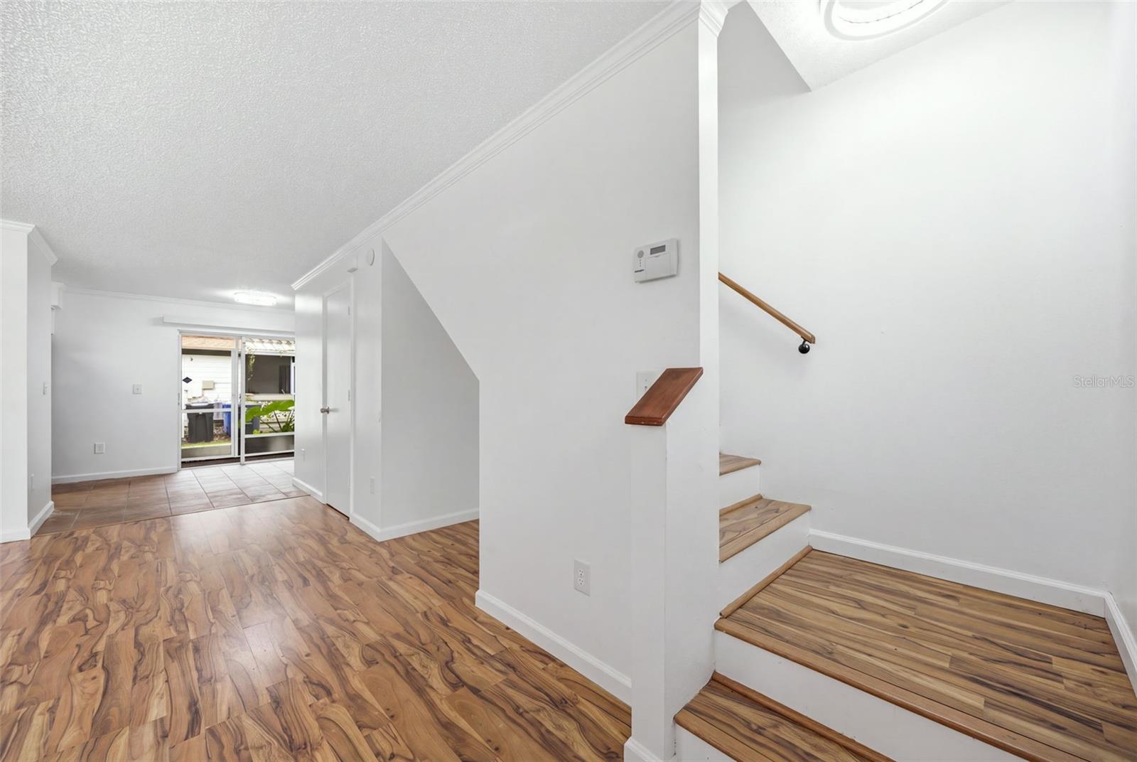 601 BAINBRIDGE DR — photo 11