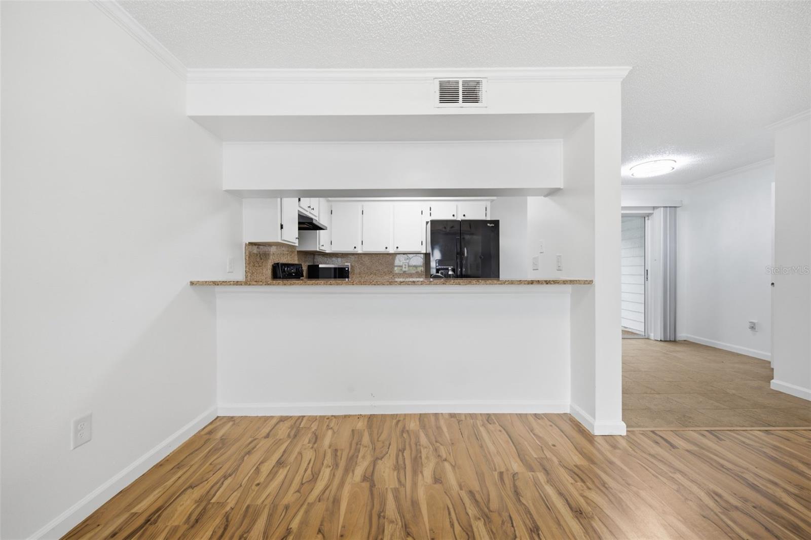 601 BAINBRIDGE DR — photo 7