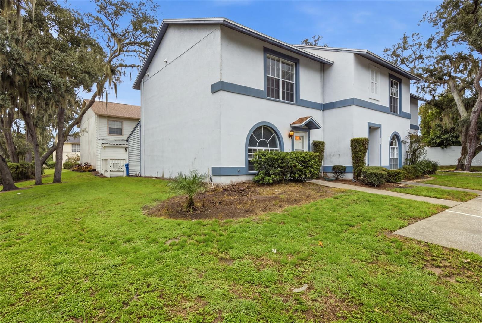 601 BAINBRIDGE DR — photo 2