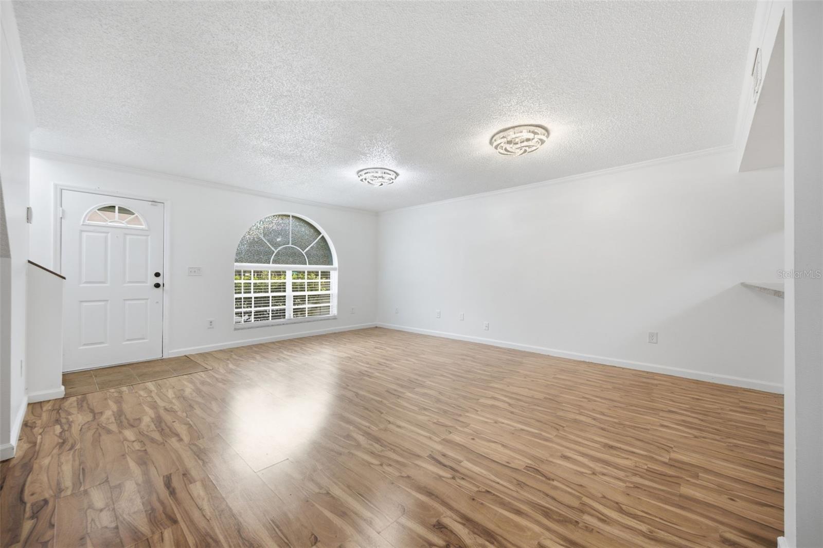 601 BAINBRIDGE DR — photo 4
