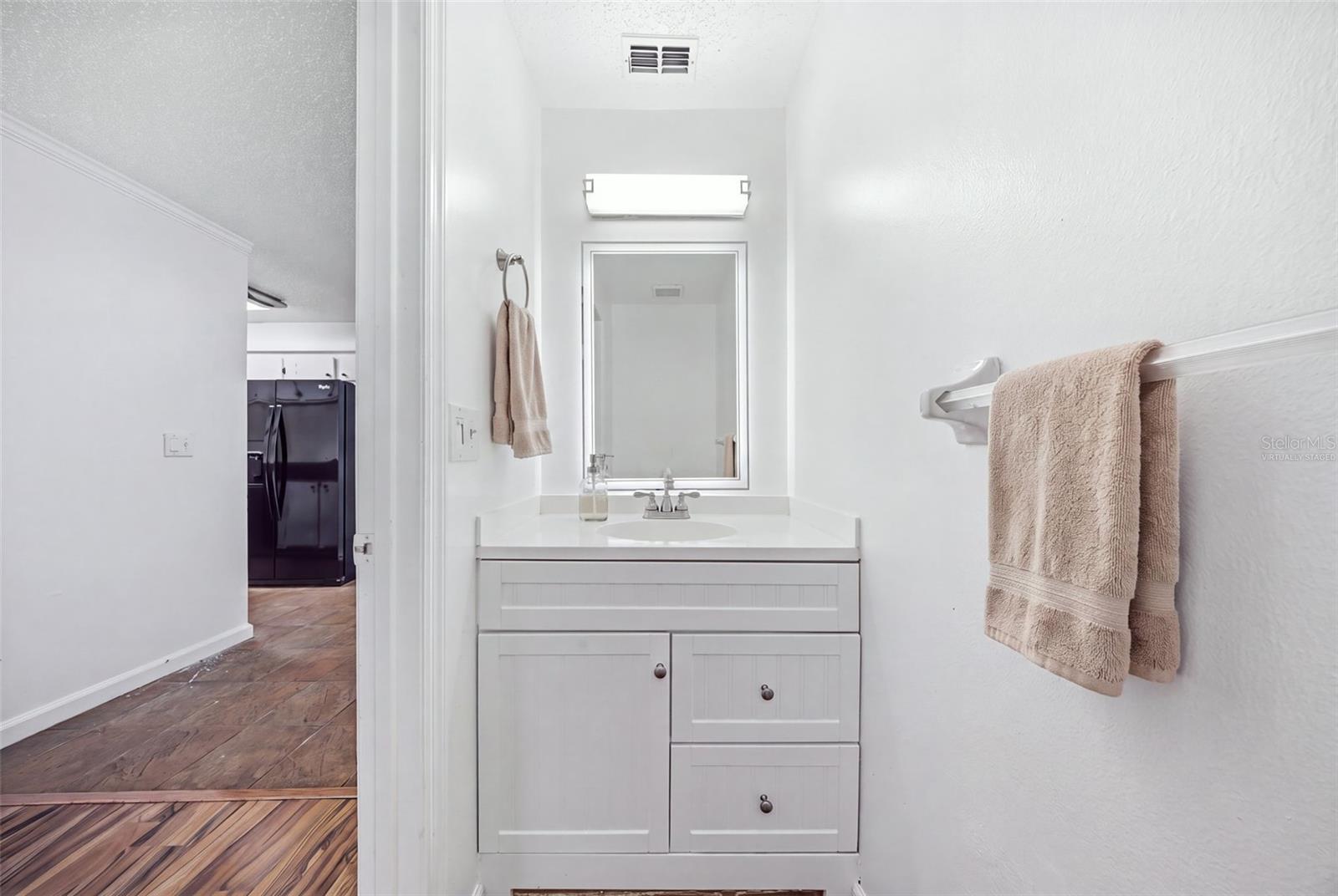 601 BAINBRIDGE DR — photo 10