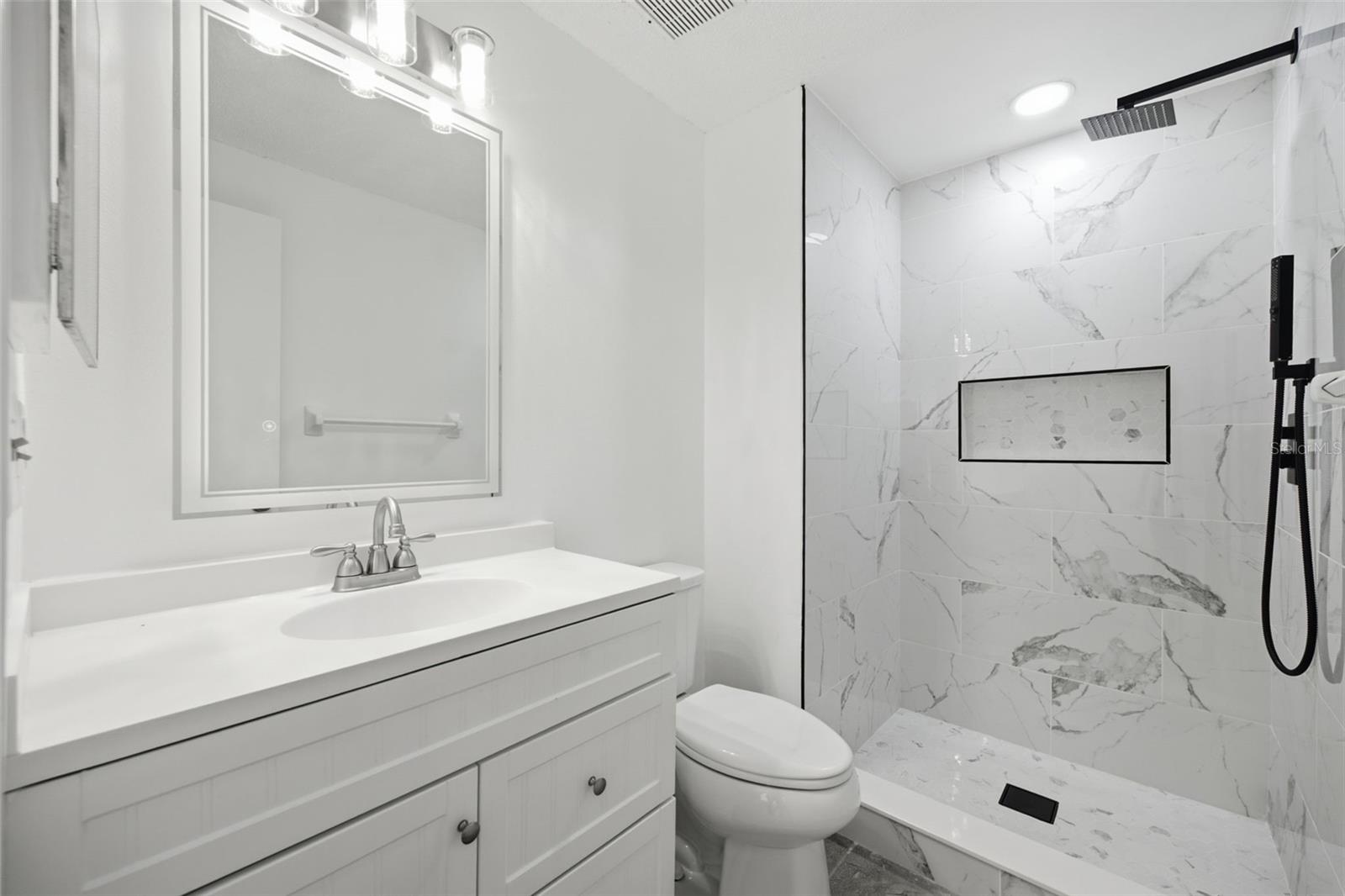 601 BAINBRIDGE DR — photo 14