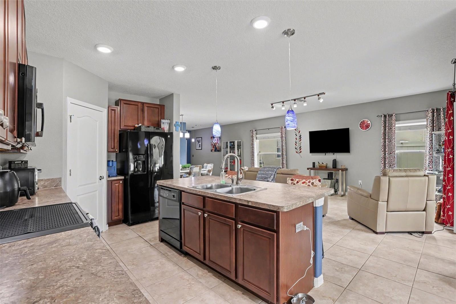 4956 REFLECTING POND CIR — photo 12