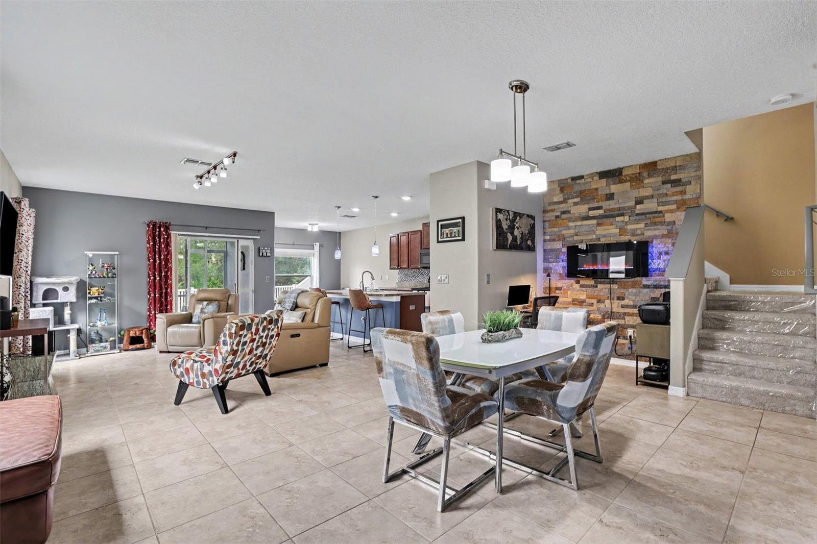 4956 REFLECTING POND CIR — photo 6