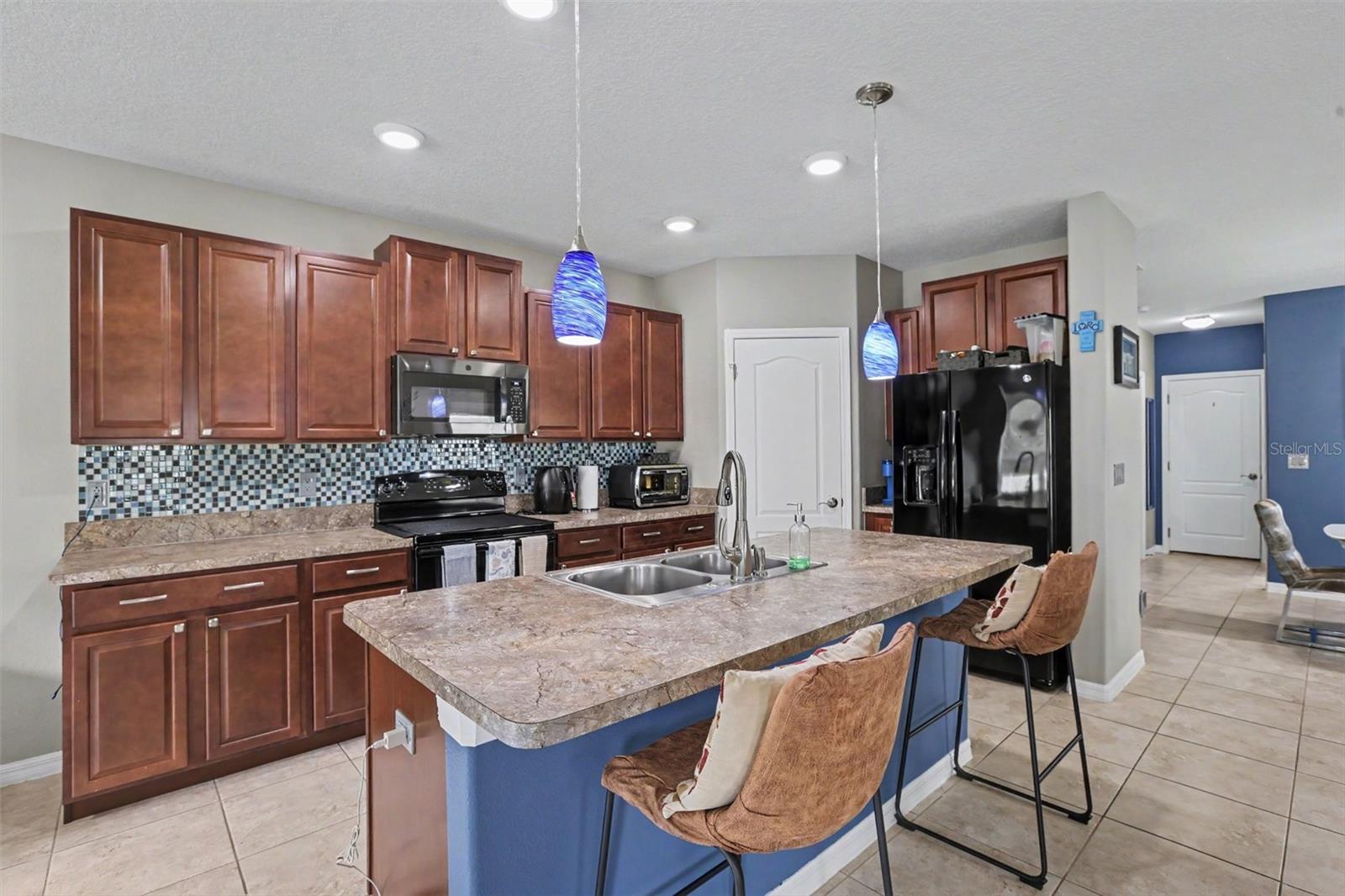4956 REFLECTING POND CIR — photo 10