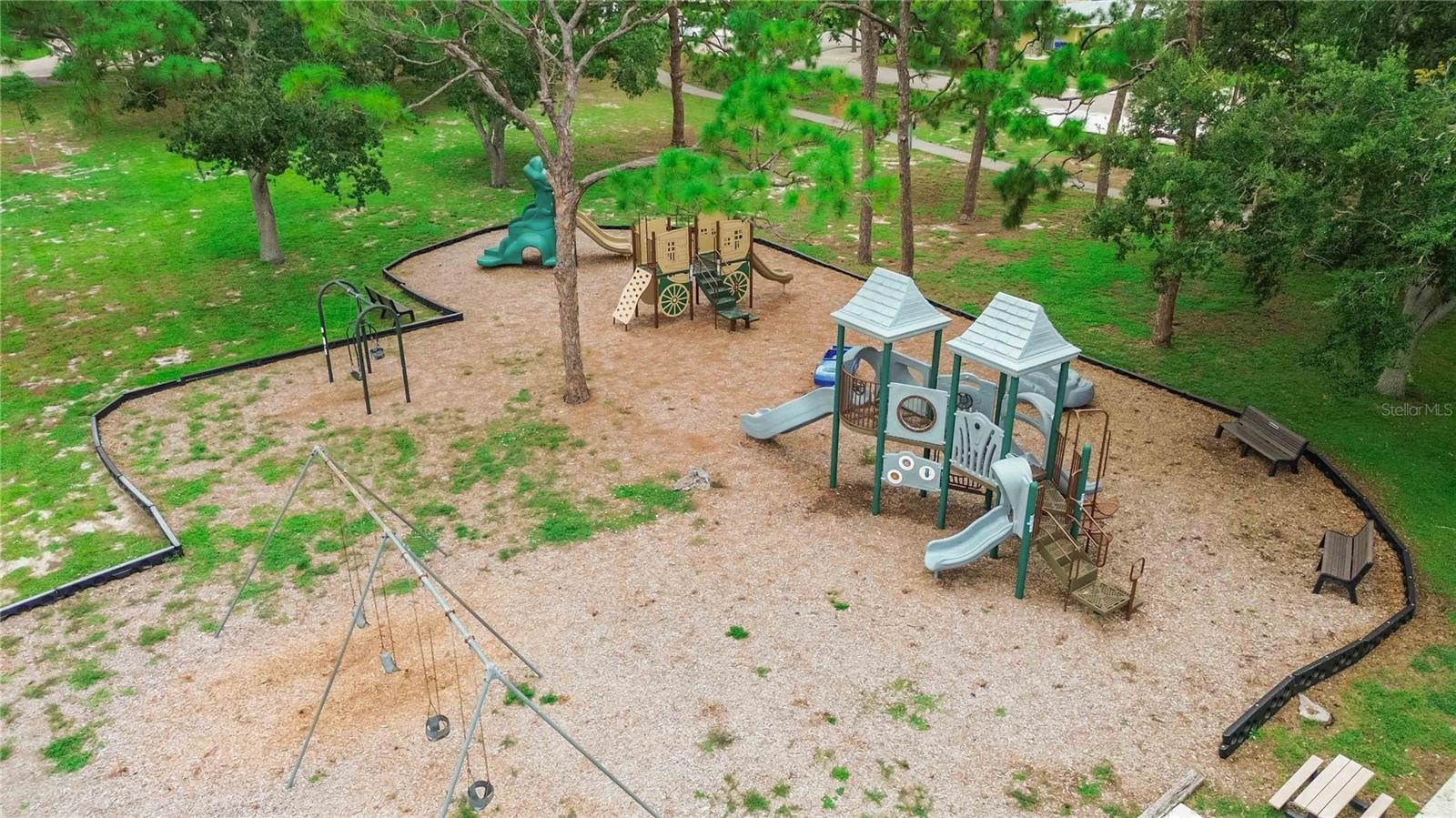 525 MANATEE CT #10 — photo 49