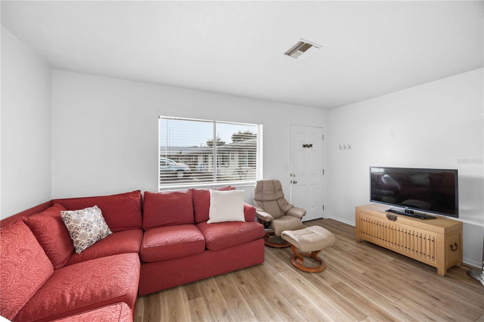 525 MANATEE CT #10 — photo 13