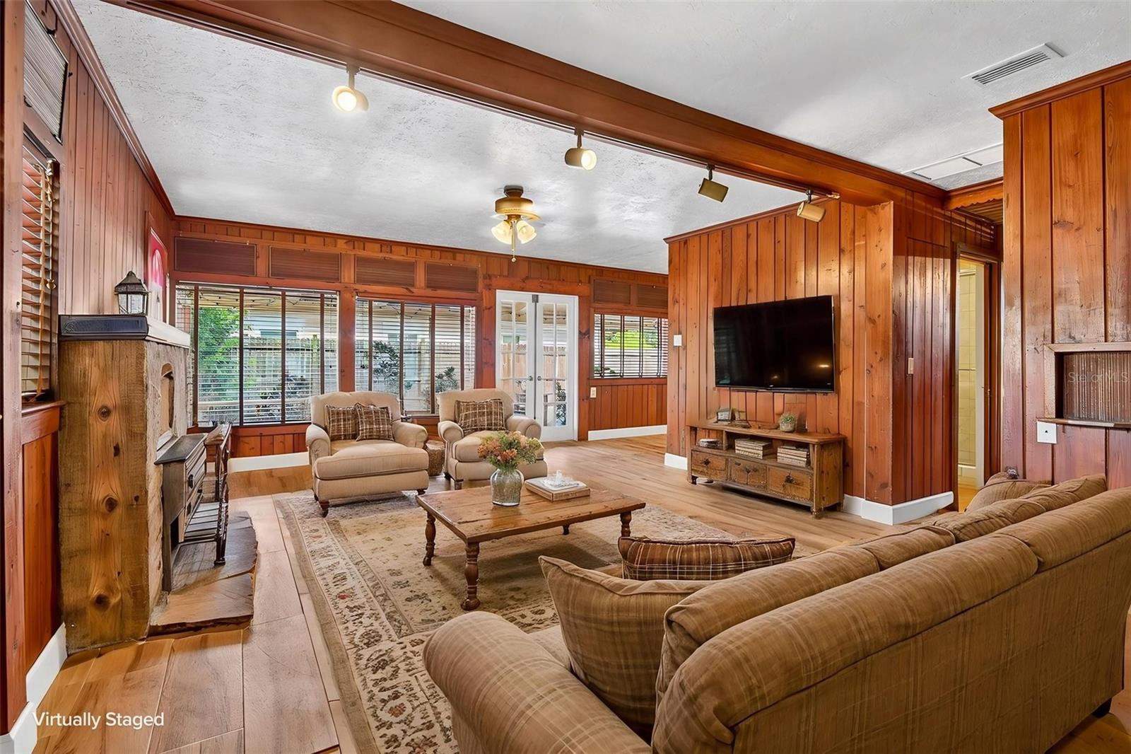 2837 FOREST LN — photo 4