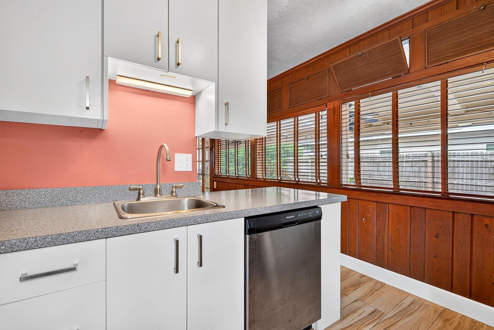 2837 FOREST LN — photo 13