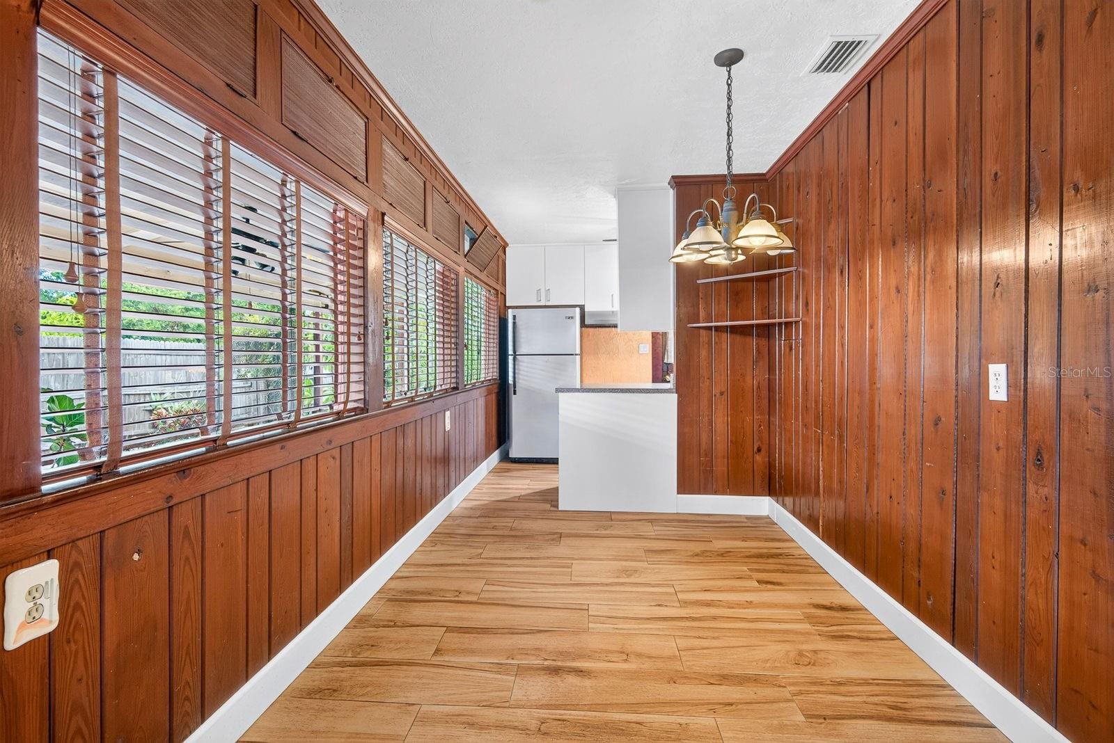 2837 FOREST LN — photo 11