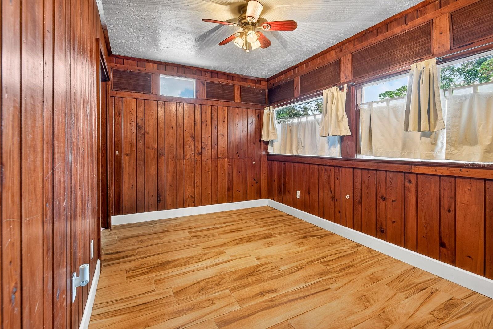 2837 FOREST LN — photo 17