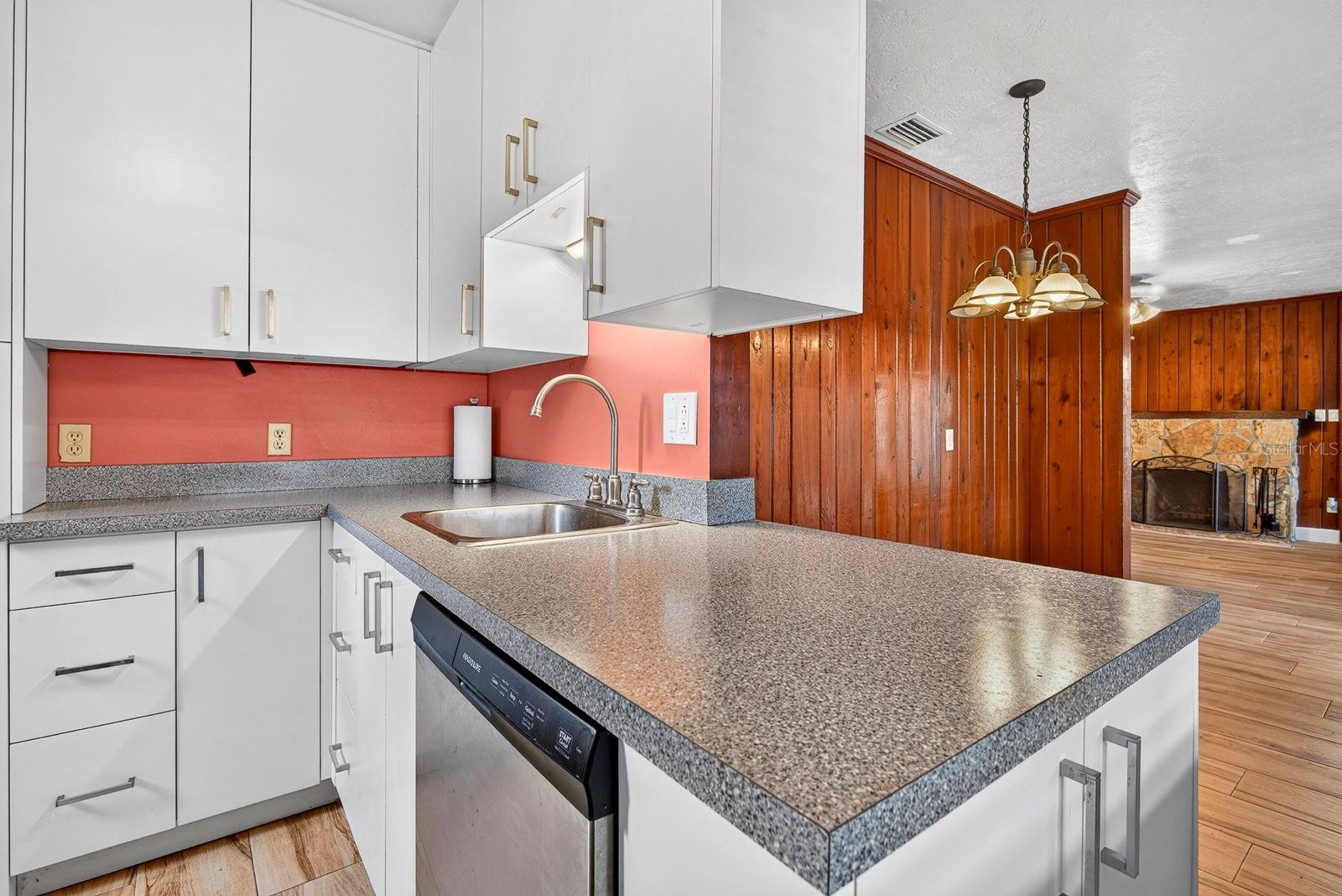 2837 FOREST LN — photo 15