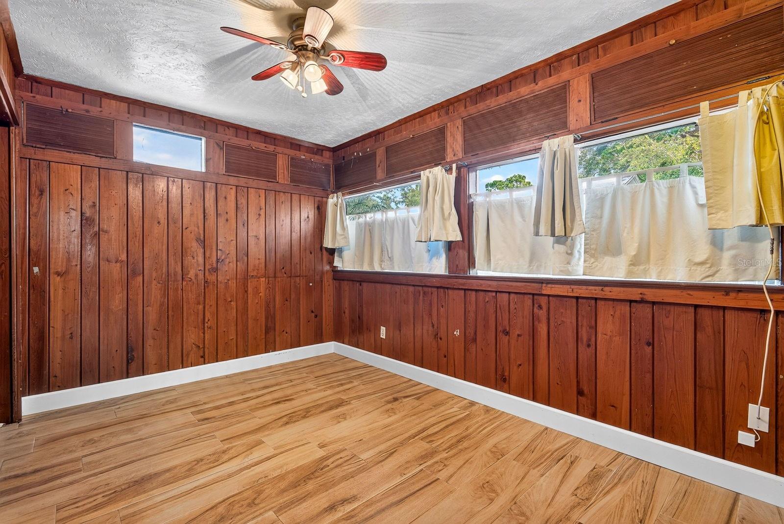 2837 FOREST LN — photo 18