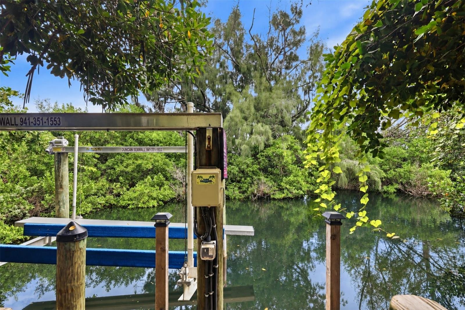 18050 WOODEN SKIFF CT — photo 36