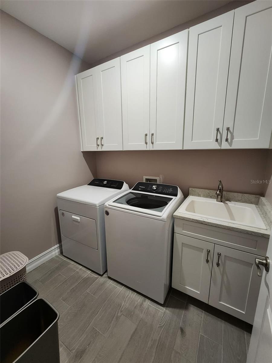 254 VINADIO BLVD — photo 4