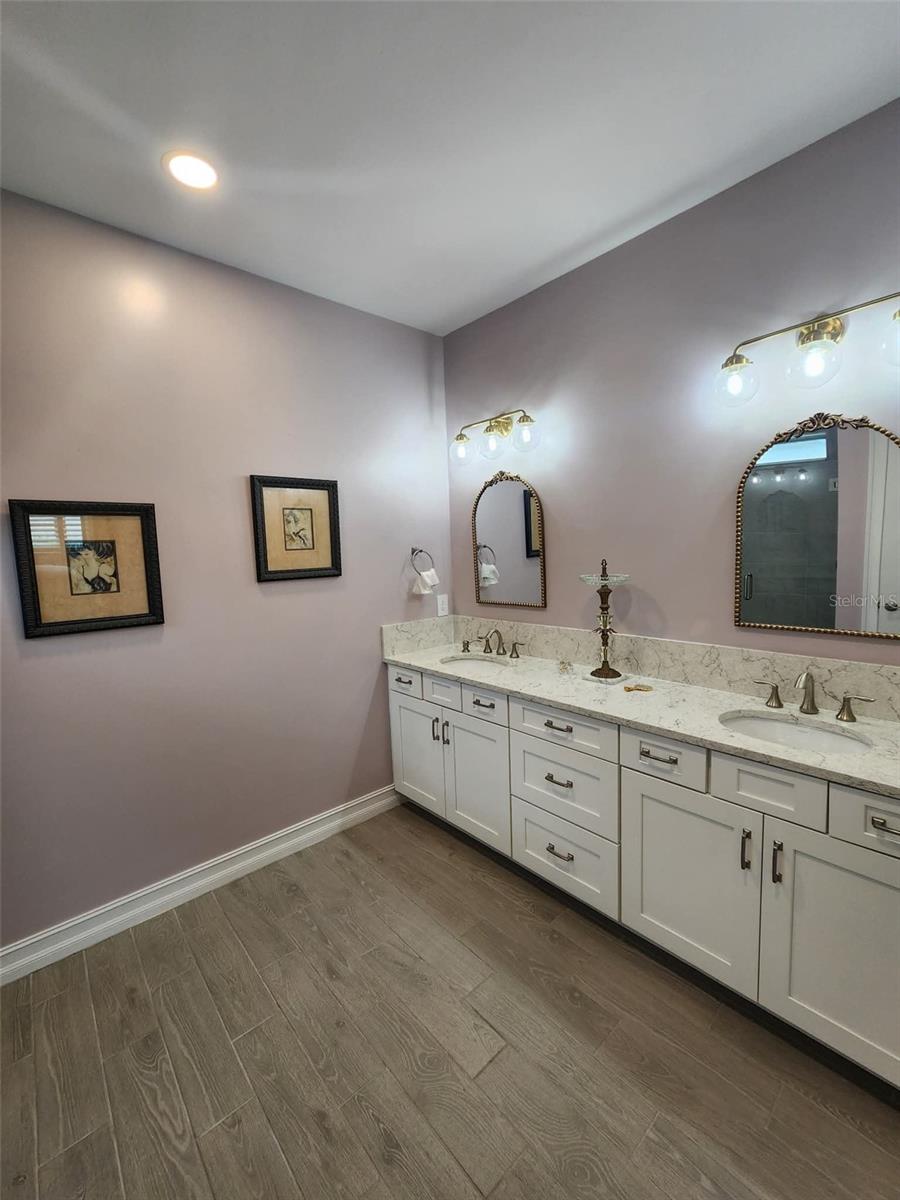 254 VINADIO BLVD — photo 17