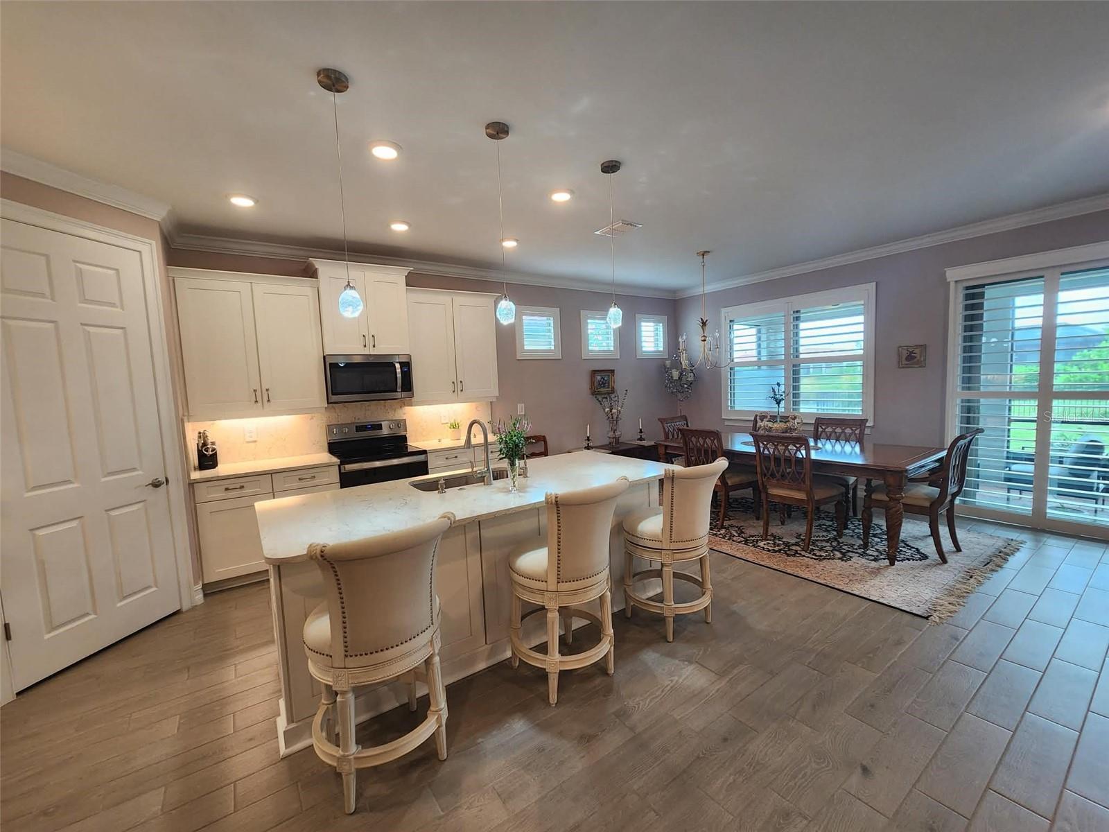 254 VINADIO BLVD — photo 11