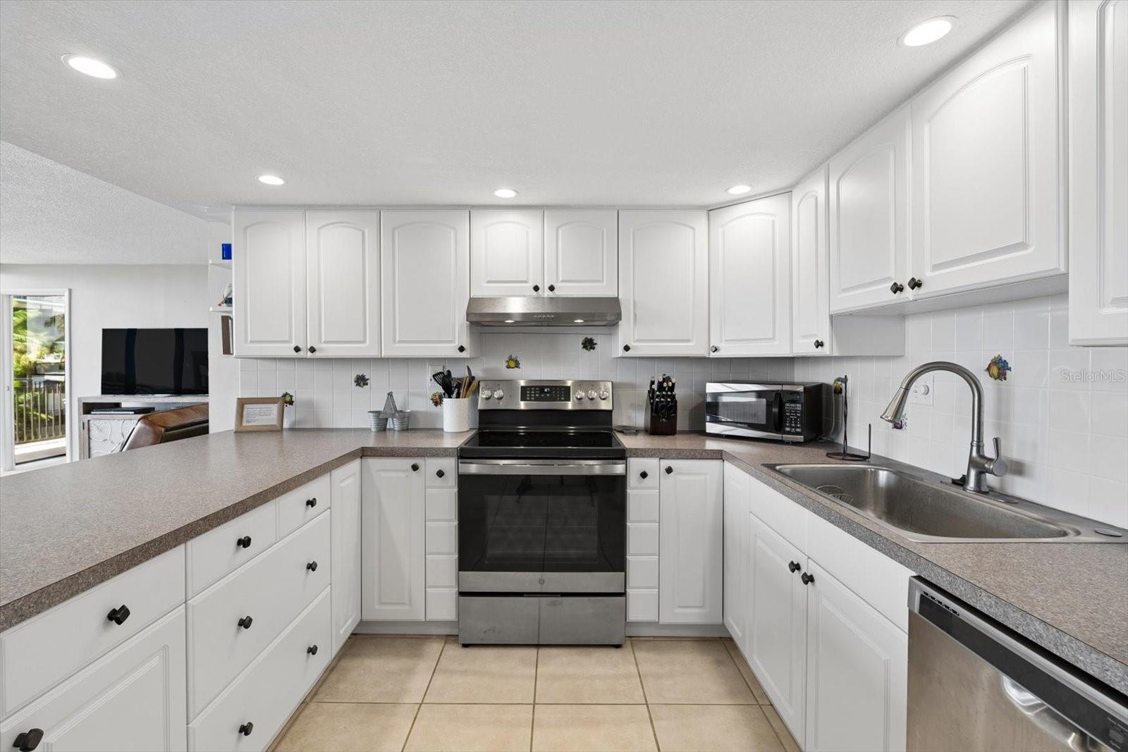 7600 BAYSHORE DR #205 — photo 15