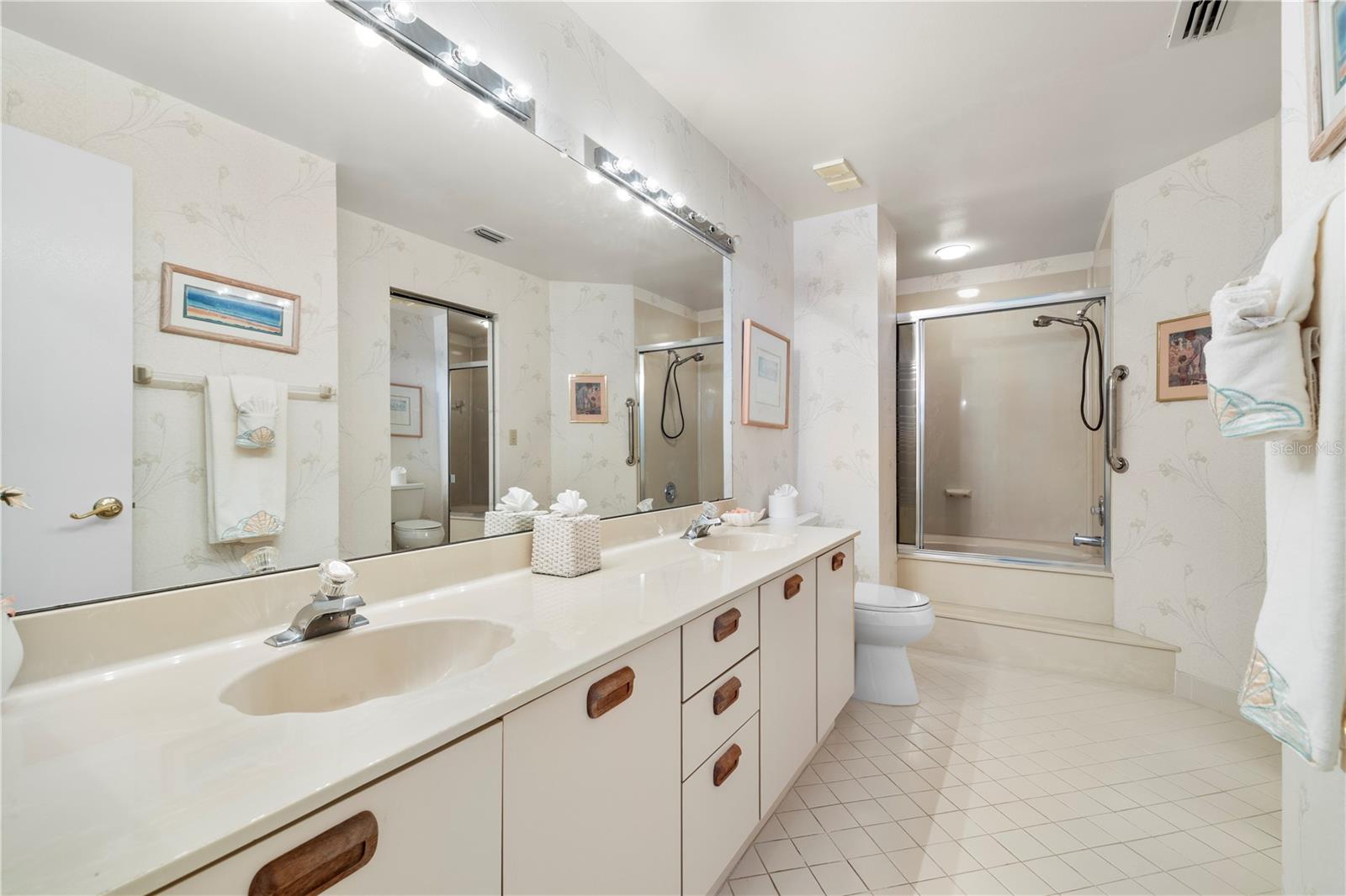 6100 BAHIA DEL MAR CIR #206 — photo 24