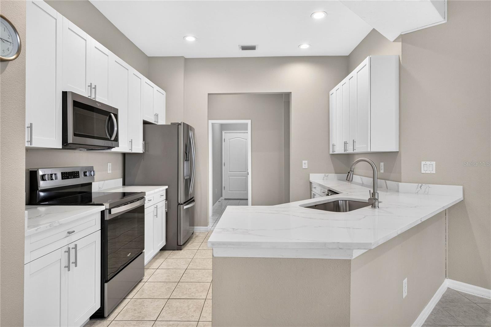 22953 BAY CEDAR DR — photo 10