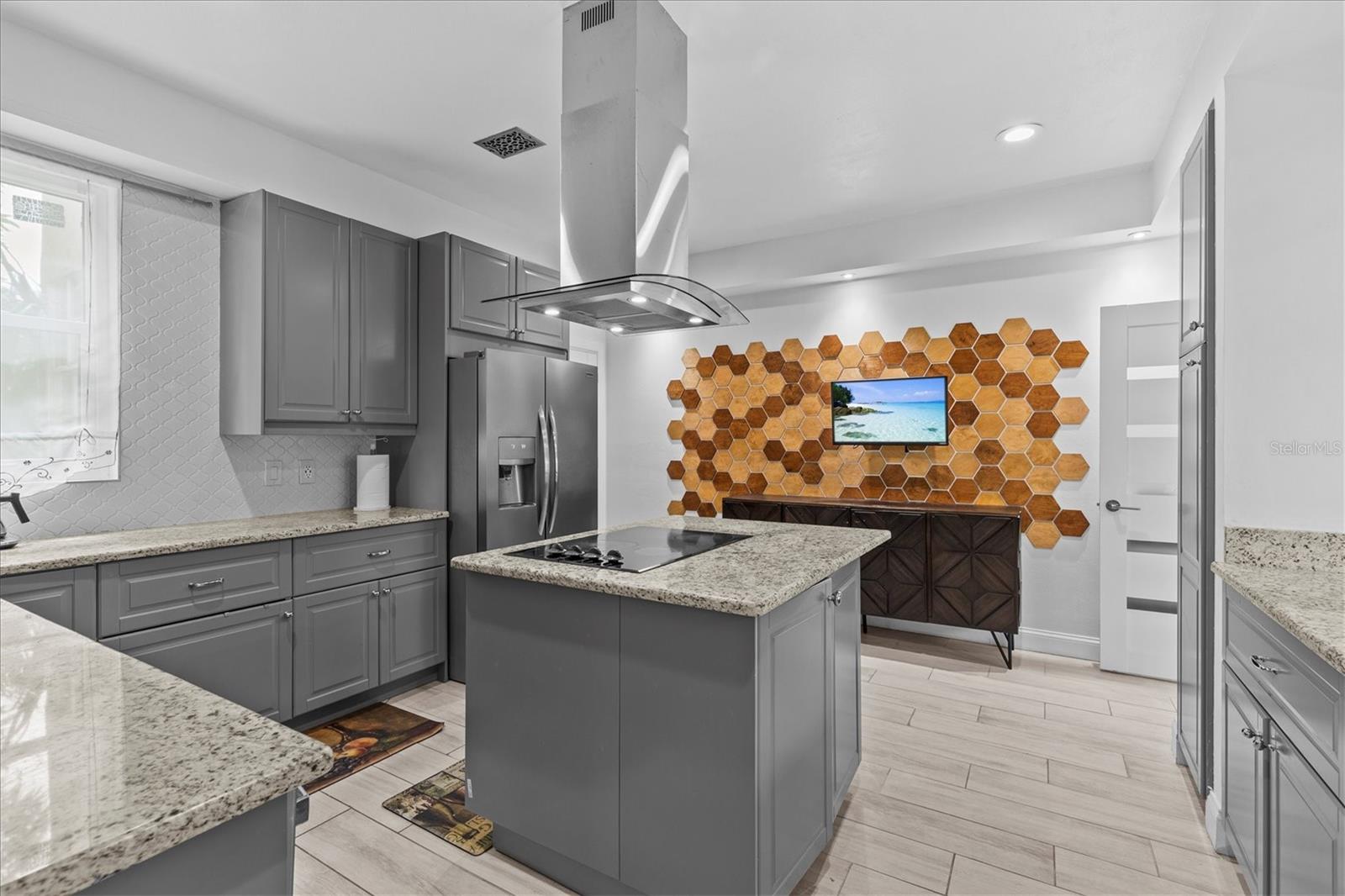5914 LA ROSA LN — photo 21