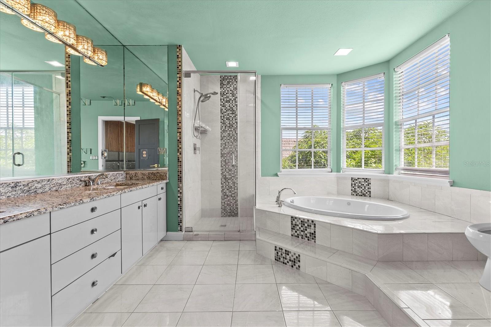 5914 LA ROSA LN — photo 33