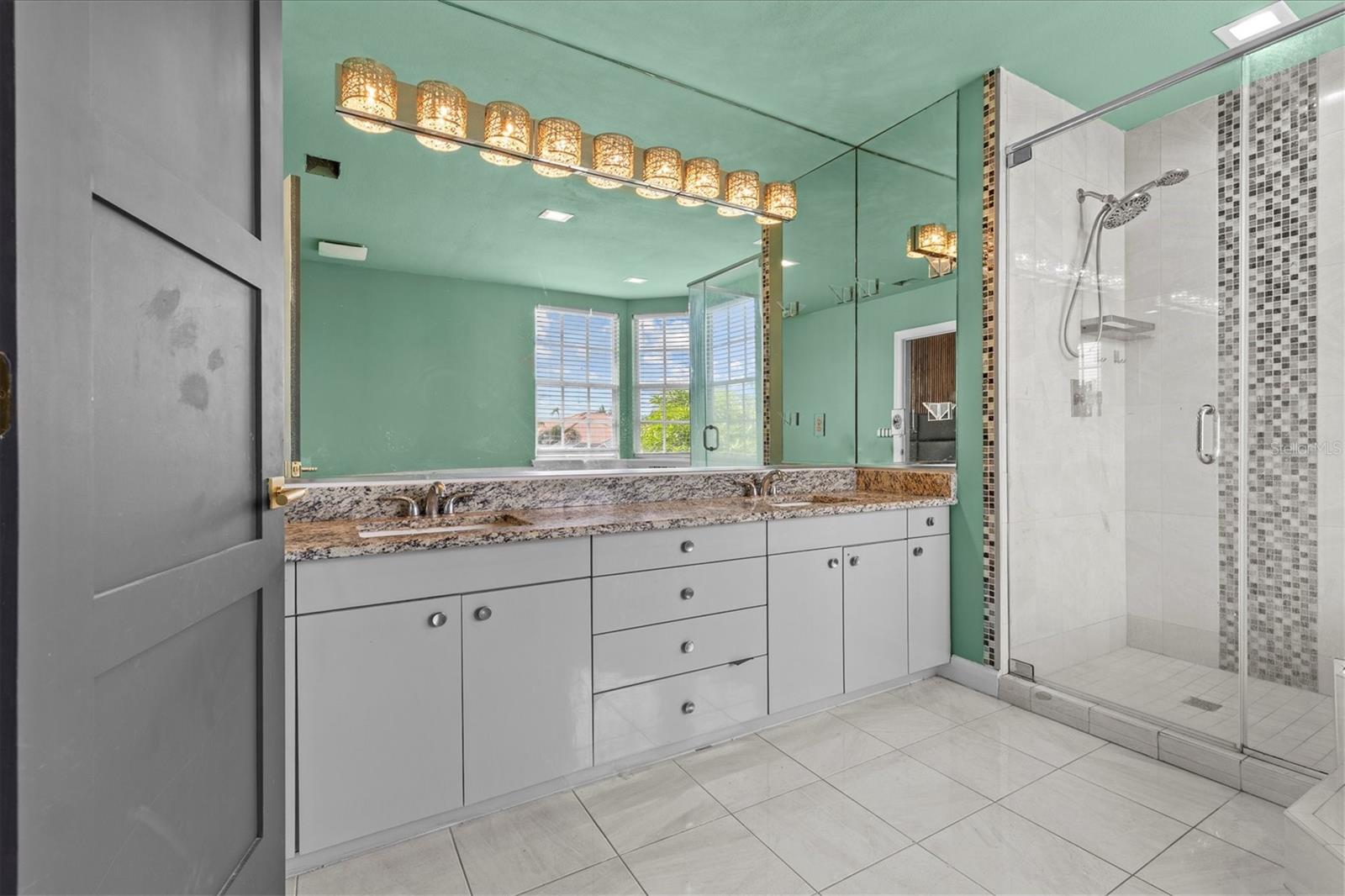 5914 LA ROSA LN — photo 34